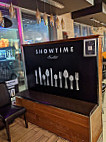 Showtime Bistro outside