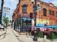 Coop Wicked Chicken Hamilton outside