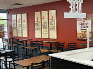 Quiznos inside