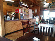 Billy Joe's B-q inside