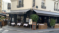 Le Bistro Du Parisien inside