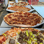 Gina's Pizza food