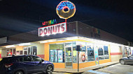 Dutch Manna Donuts outside