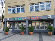 Pasta e Basta outside