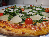 Pizza Lolorico food