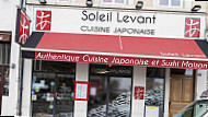 Soleil Levant outside