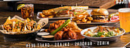 Wingers Alehouse food