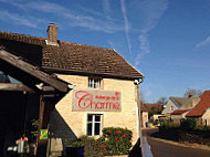 Auberge de la Charme outside