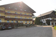 Hotel-Schneeweiß outside