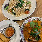 Kin Kin Thai Eatery food