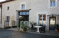 Auberge de la Fontaine inside