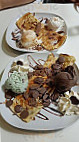 Gallones Ice Cream Parlour food