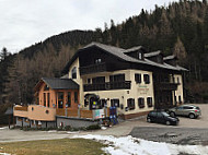 Alpengasthof Kummerbauerstadl outside