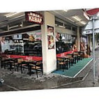 Onex Kebap, Arslan Seydi outside