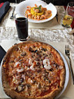 Pizzeria La Corona Sarl food