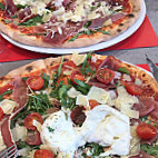 Pizza Giovanni food