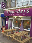 Flounders outside