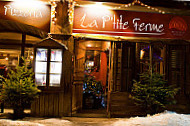 La Petite Ferme outside