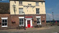 The Kings Head outside