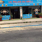 Le Palais Du Grill outside