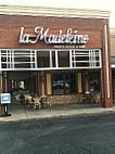 La Madeleine outside