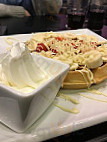 Creams Cafe food