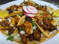 La Gordy’s Taco Shop food