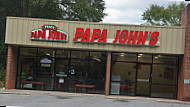 Papa Johns Pizza outside