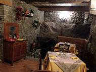 Osteria La Francigena inside