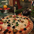 Pizzeria Caravella food