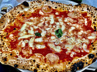 Pizzeria Italia food