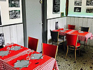 Bistrot Des Halles food