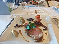 Aux Vieux Arceaux food