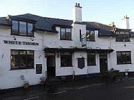 The White Thorn Inn outside