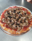 Riccardo's Italian Pizzeria food