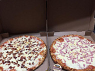 Gianni's Pizza food