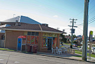 Ridge Street Takeaway outside