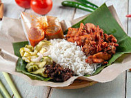 Che' Salmah Nasi Kak Wok (nasi Kukus) food