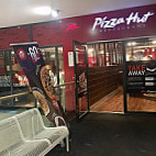 Pizza Hut outside