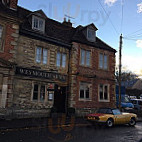 Weymouth Arms outside