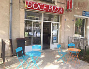 Doce Pizza inside