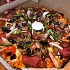 Round Table Pizza food