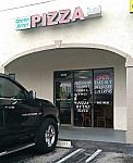 Greenacres Pizza outside