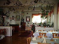 Ristorante Posthorn Inh. Renzo Sari inside