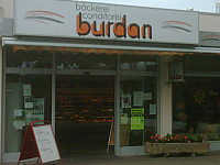 Burdan outside