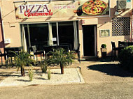 Pizza Gourmande inside