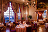 Le Chateau de la Tour food