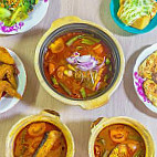 Claypot Curry Fish Head (sin Lye Lye) food