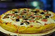 La Pizza del Born food