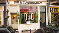 Denc, Dik Cunningham outside